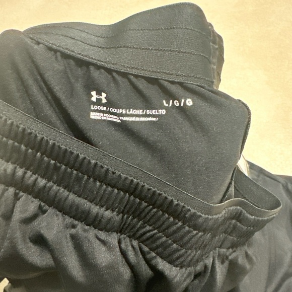 NWT under armour shorts - Picture 4 of 5